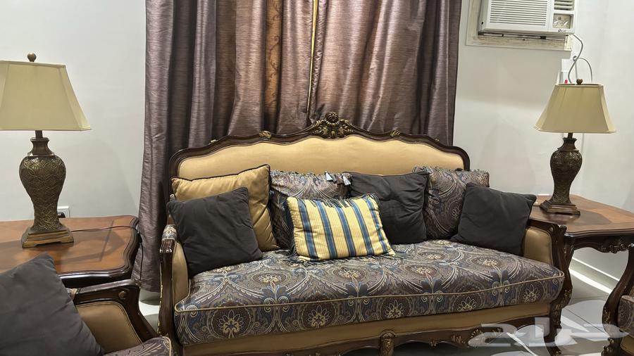 طقم كنب مع طاولات وستاره وابجورات64584617142403113