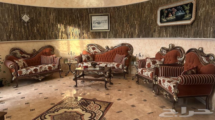 طقم كنب مع طاوله كبيره كامل جديد ونظيف64584827683203110