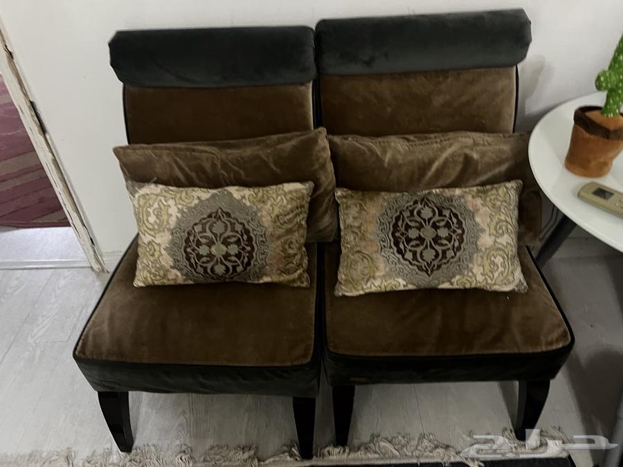 Clean sofa set for sale due to travel64583357761155113