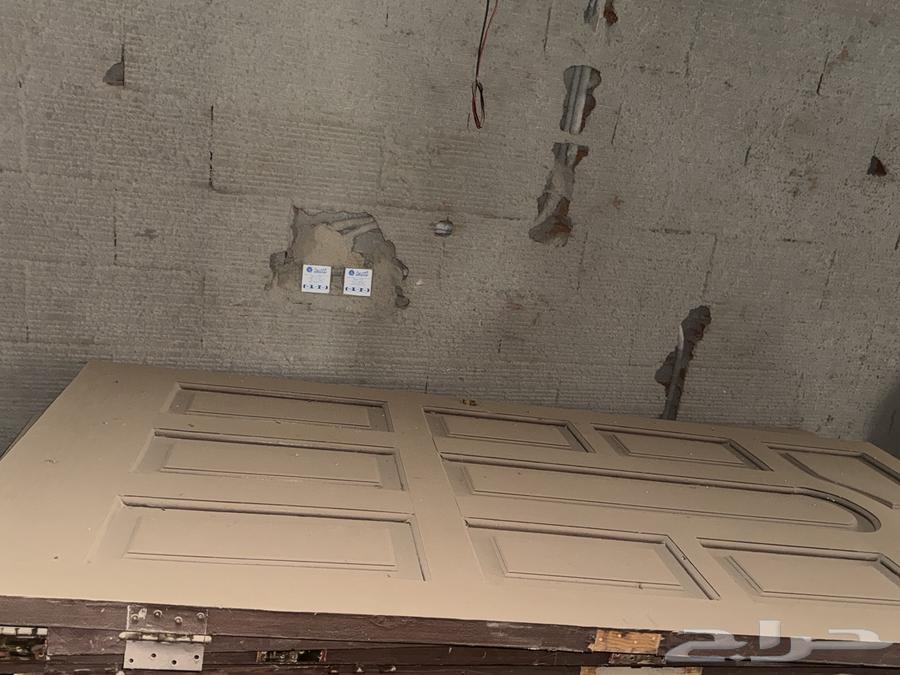 بيبان خشب وشبابيك نظيفه جدا64586164710019112