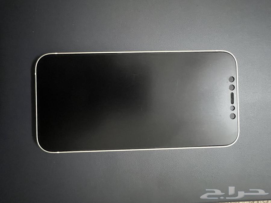 ايفون 12 عادي نظييف للبيع64585671090690111