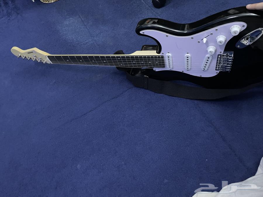 غيتار كهربائي شامل امبلفاير وأسلاك وشنطة نقل64584007856770113