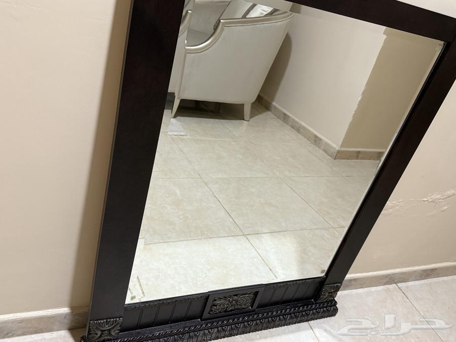 للبيع مراية مع اطار خشب64586326692353112