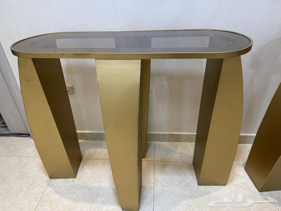 طاولتين استقبال   طاولتين مجلس بيضاويات   8 طاولات للضيافه64579979056897114