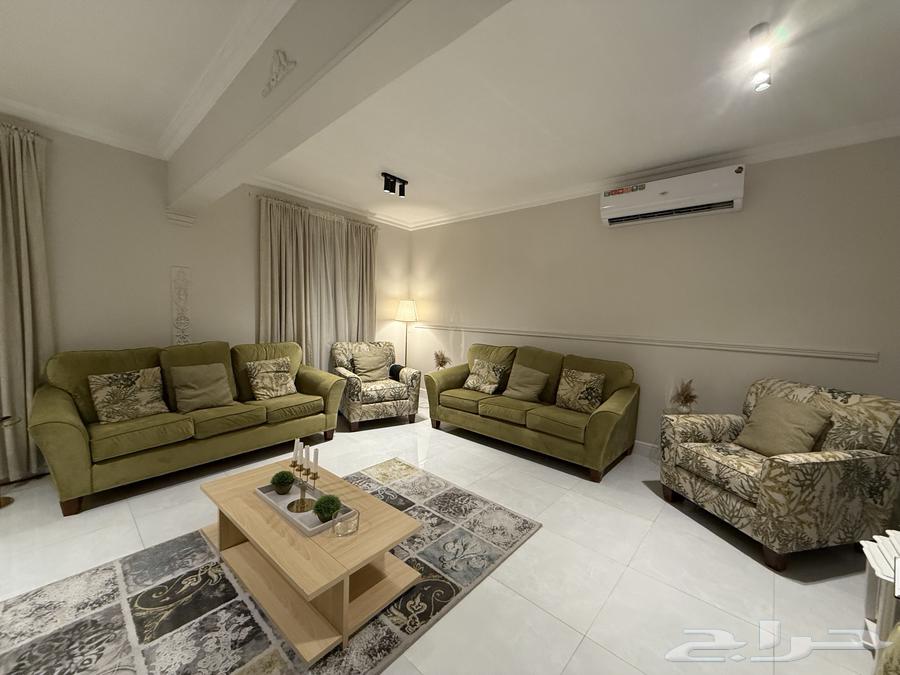 كنب نظيف جدا شبه جديد64586601448451110