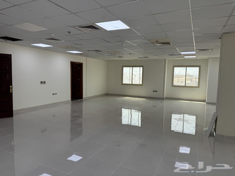 مكتب للإيجار