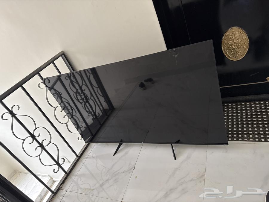 تلفزيون هام 65 بوصة ( سقط على الارض ويوجد كسر في الشاشة)64582550254978110