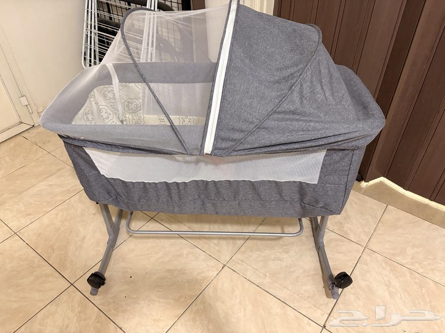سرير اطفال هزاز سليم استخدام بسيط البيع علي السوم64587814269954110