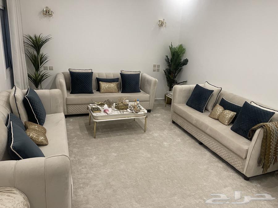 3 قطع كنب كلها ثلاثي وجديد مع طاولات خدمة كلها64585238596609111