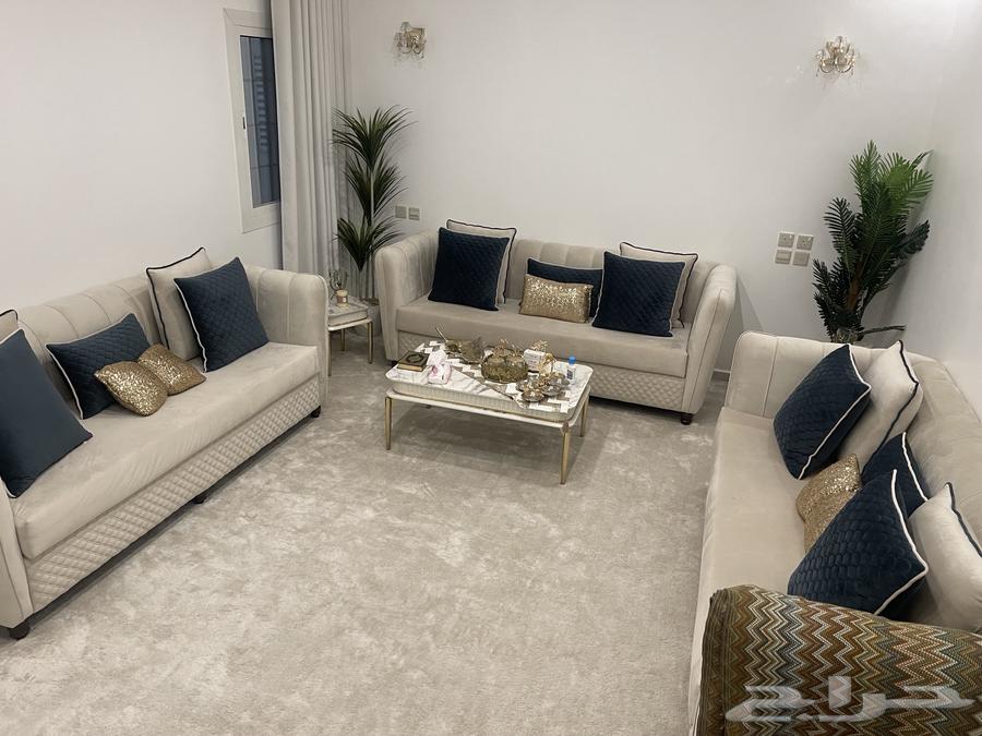 3 قطع كنب كلها ثلاثي وجديد مع طاولات خدمة كلها64585238596609110