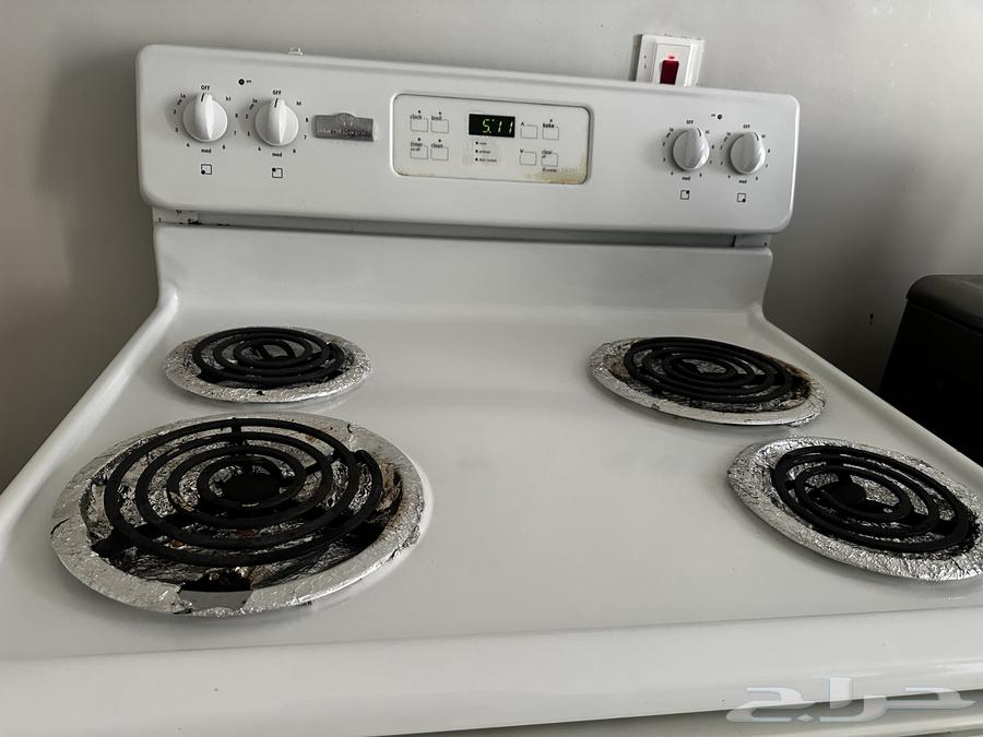 فرن بتقاز مع اربع أعين64584376319874112