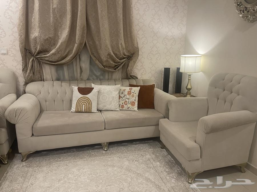 طقم كنب لونه بيج64586700315521110