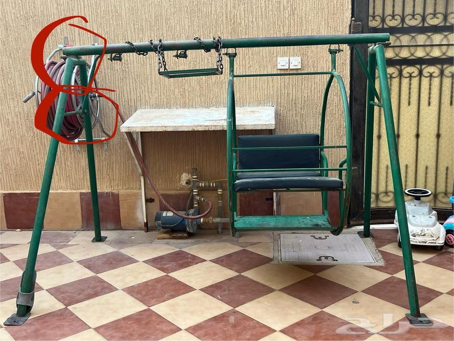 مرجيحة حديد مستعمله   الحديد متين وقوي64584883764355110