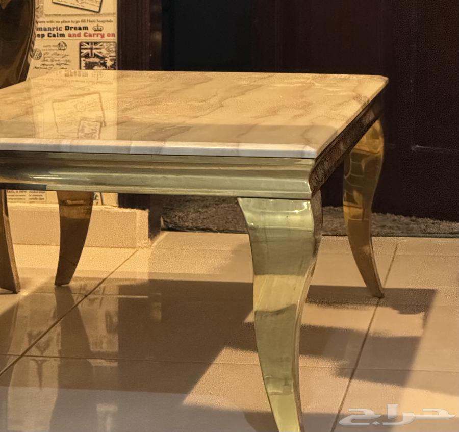 5 طاولات رخام طبيعي ومستخدمه ونظيفة 1 كبيرة 4 صغيرة64583639838593110