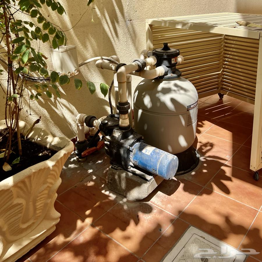 مسبح للبيع مع ملحقاته وحاجز مفصل64584743650690111