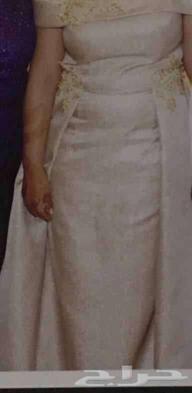 فستان زواج وطرحة وعباية بيضها تستخدم بعد الخروج من زفاف64577908127361112