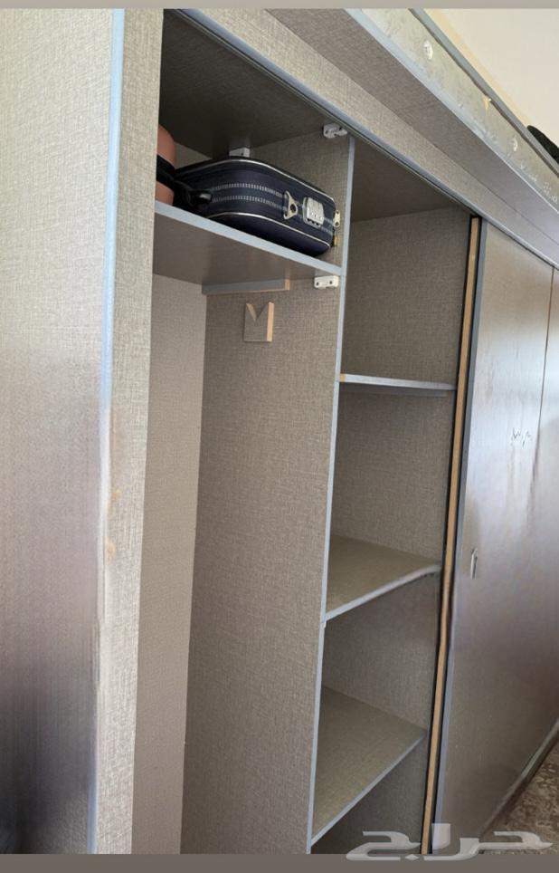 دولاب جديد مافي خدش او كسر يشهد الله كبييرر 2تعليق و2رفوف64585708289793110