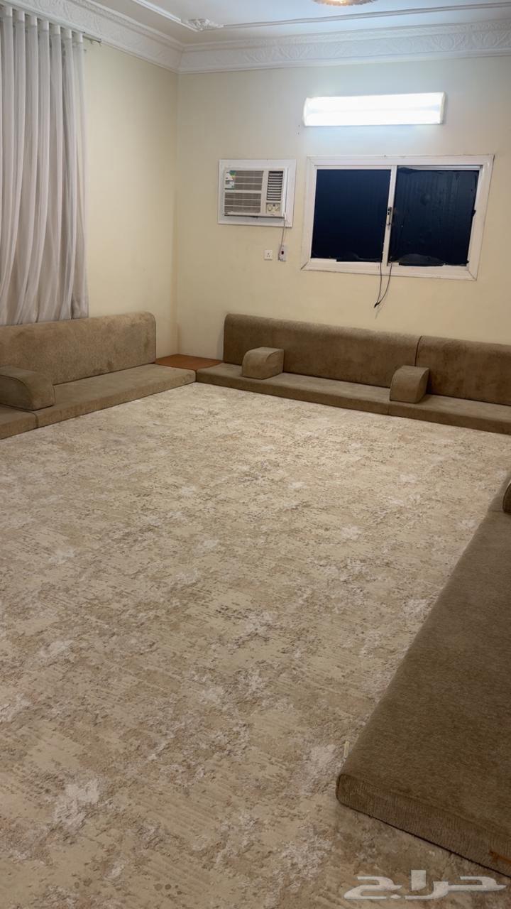 مجلس جديد نظيف مع الفرشه64580143954178111