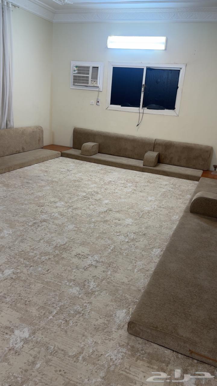 مجلس جديد نظيف مع الفرشه64580143954178110