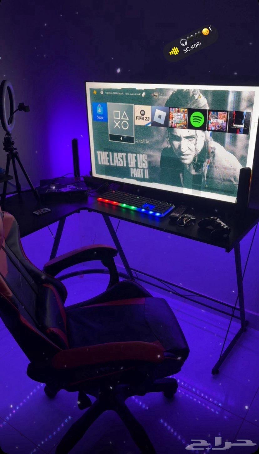 Gym table and chair with hidden LED underneath for light use64580622657922110