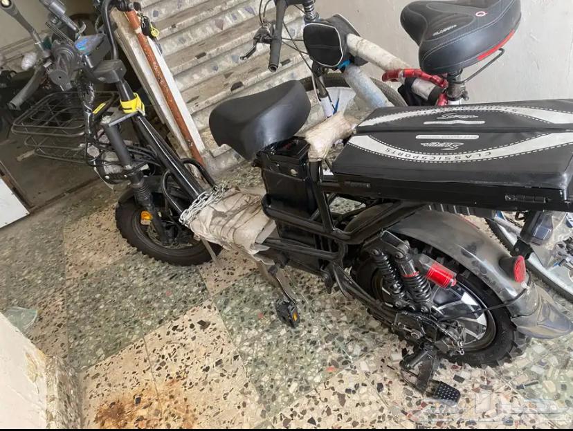 اعرض لكم اسكوتر روسي عريض مقاس 16 مع اغراضه كلها.64579759900673112