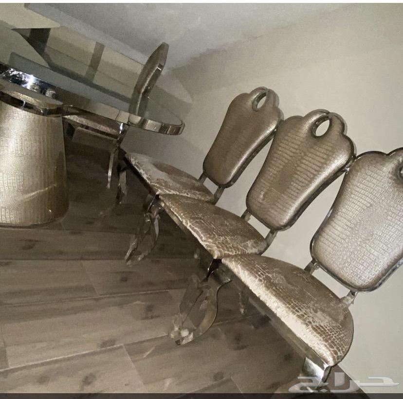 طقمين كنب وطاولة طعام64580472462337114