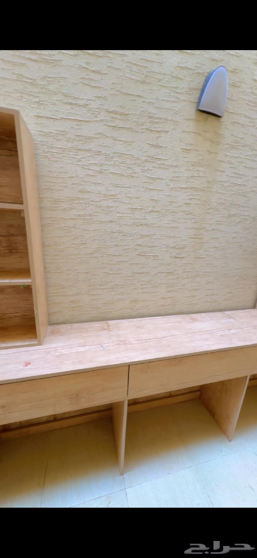 مكتب مدرسي مع ادراج تفصيل شبه جديد استخدام 8 شهور64582827225729110