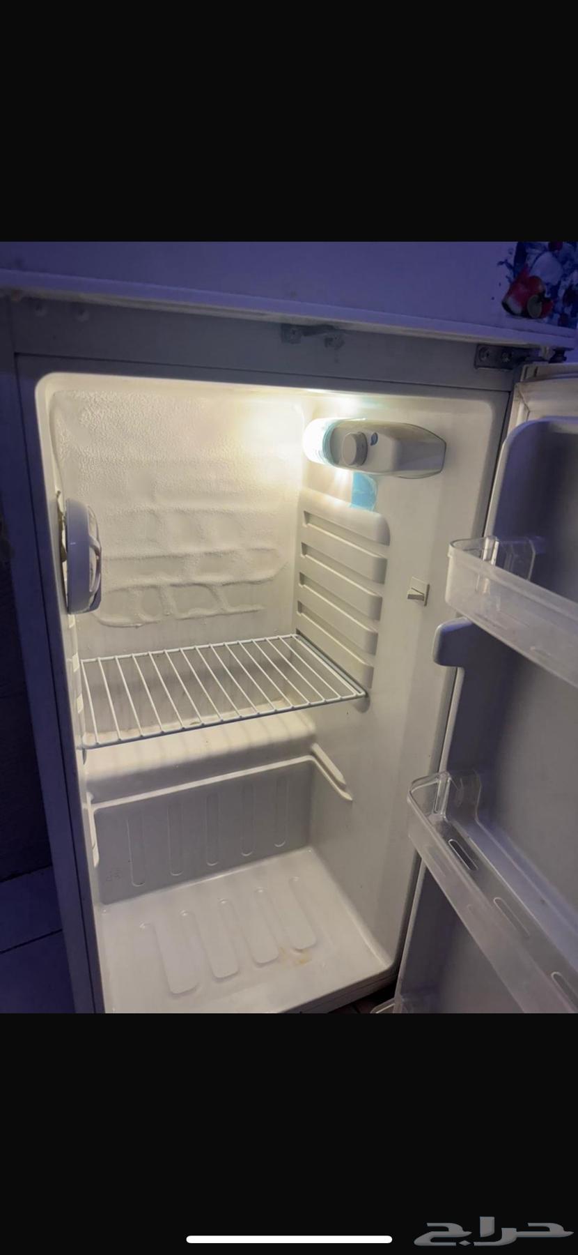 ثلاجة صغيرة بابين w.Box( تم البيع )64585732831105113