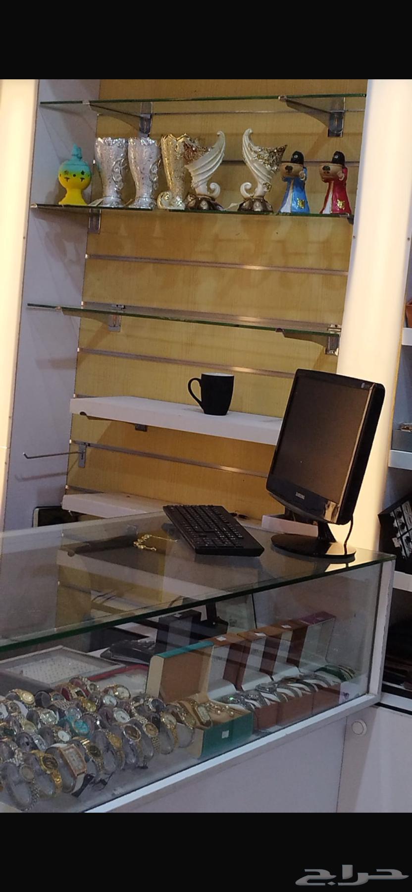 رفوف وديكورات محل ورد   للبيع64580417261826112