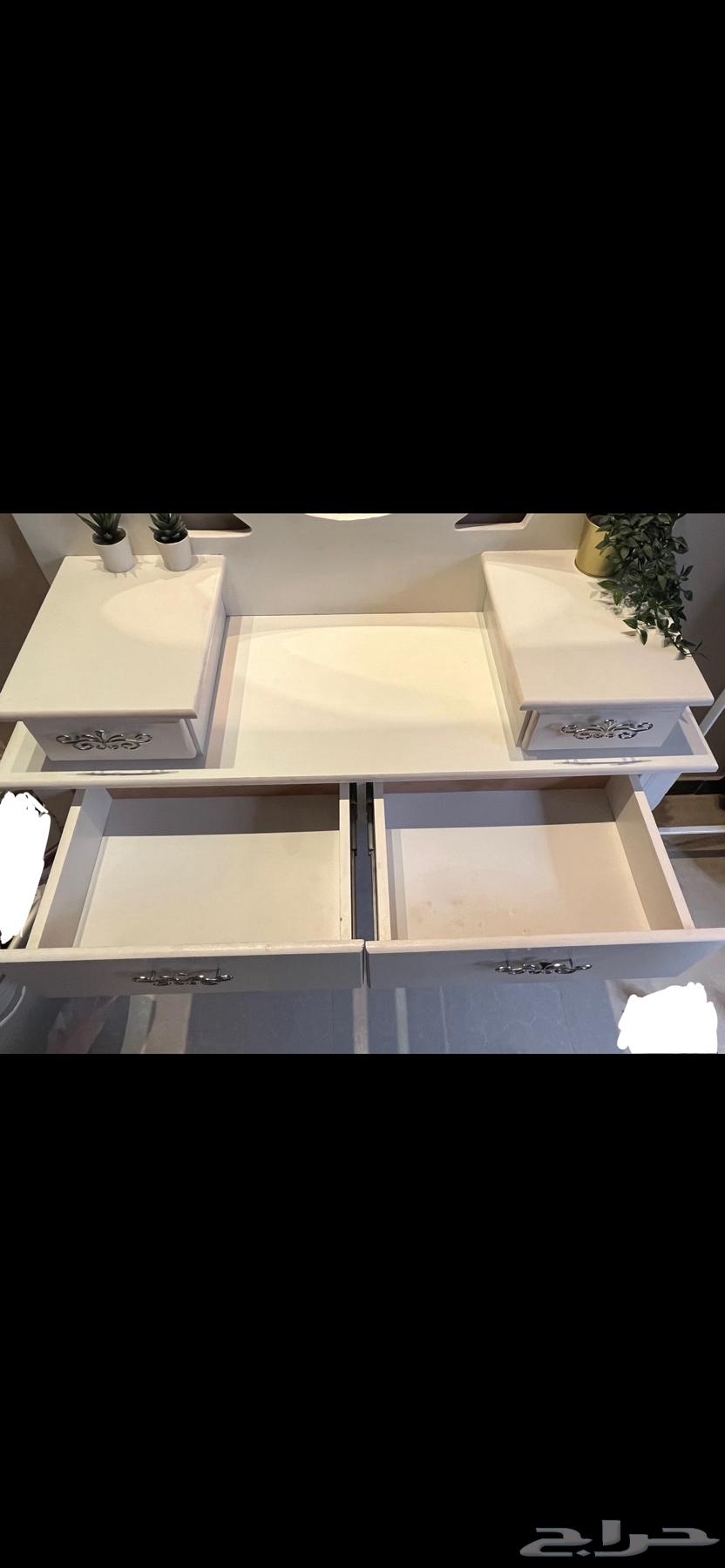 غرفة لون ابيض للبيع64583443471491113