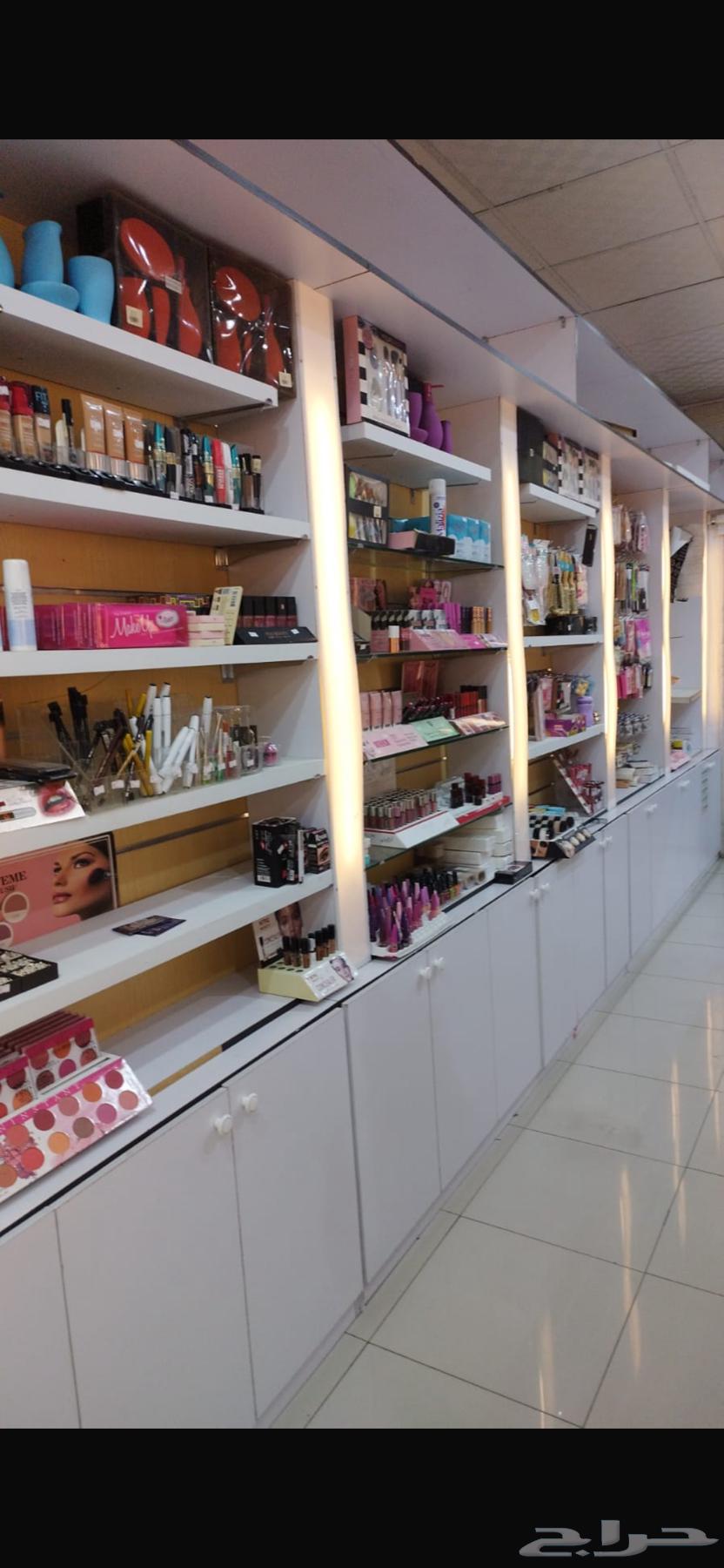 رفوف وديكورات محل ورد   للبيع64580417261826110