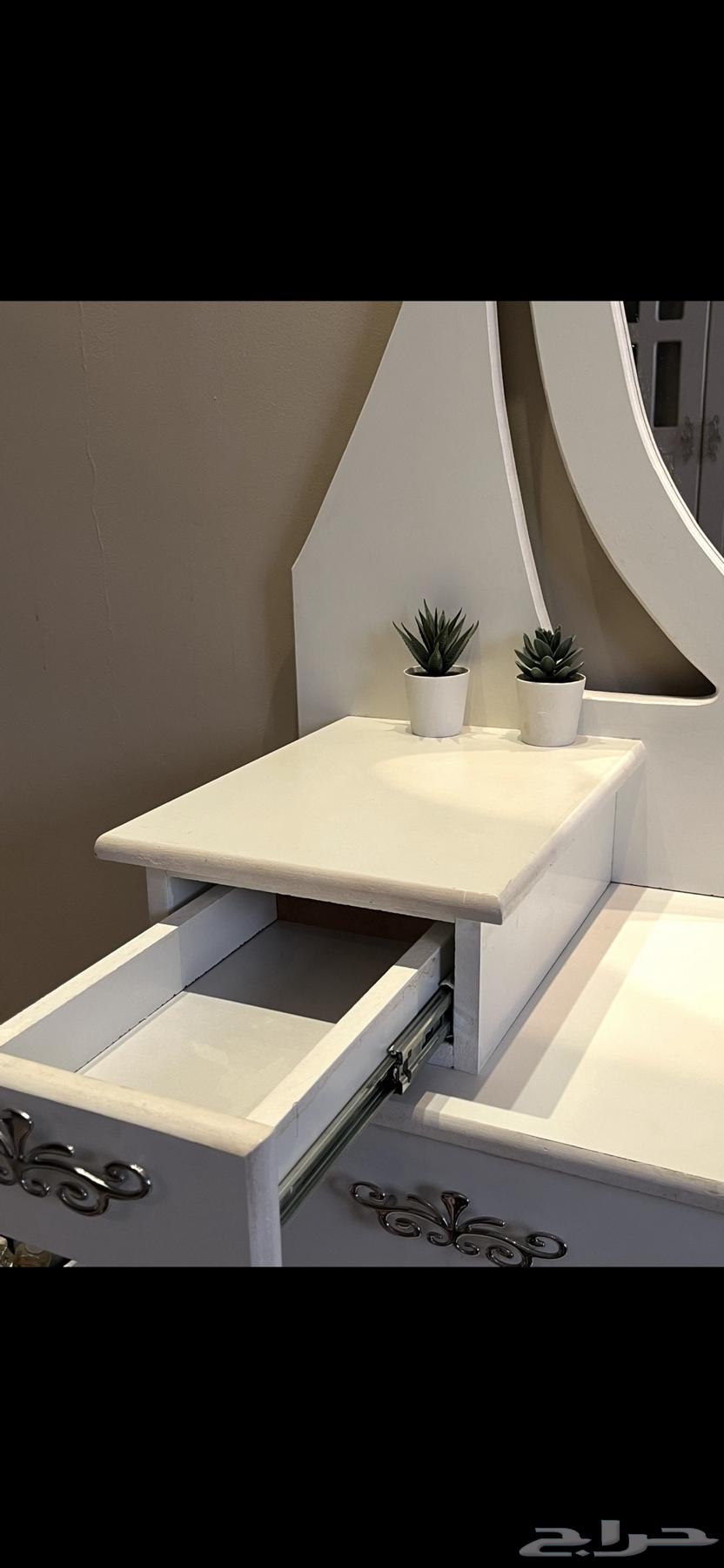 غرفة لون ابيض للبيع64583443471491112