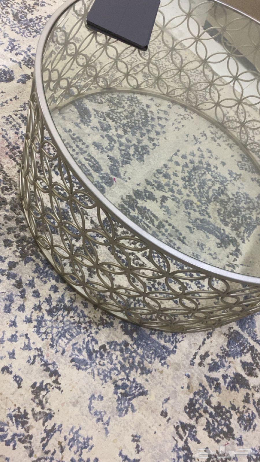 طاولة للبيع 500 قابل للتفاوض64584319735939110