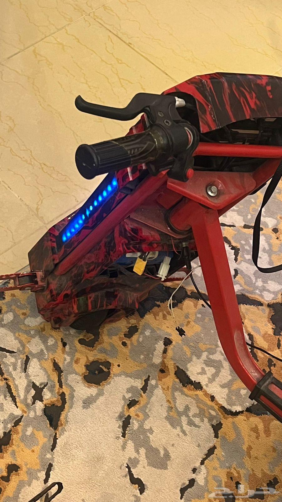 2 scooters in good condition, only need battery replacement for 400 riyals64581210579714114
