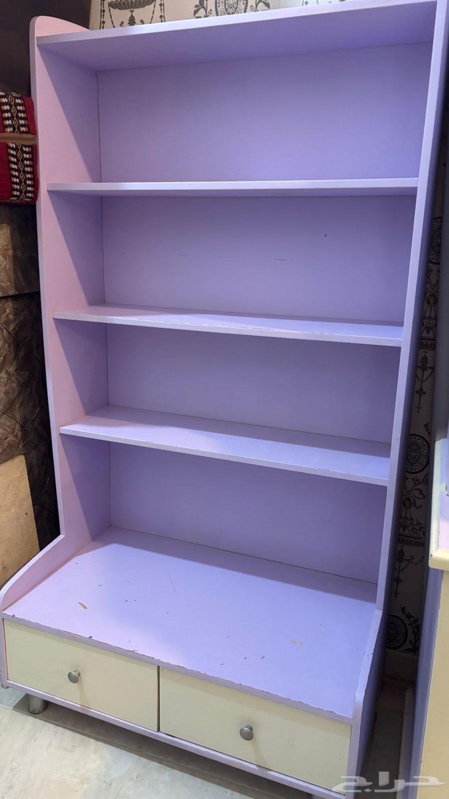 مكتب ودولاب رفوف64587752199043111