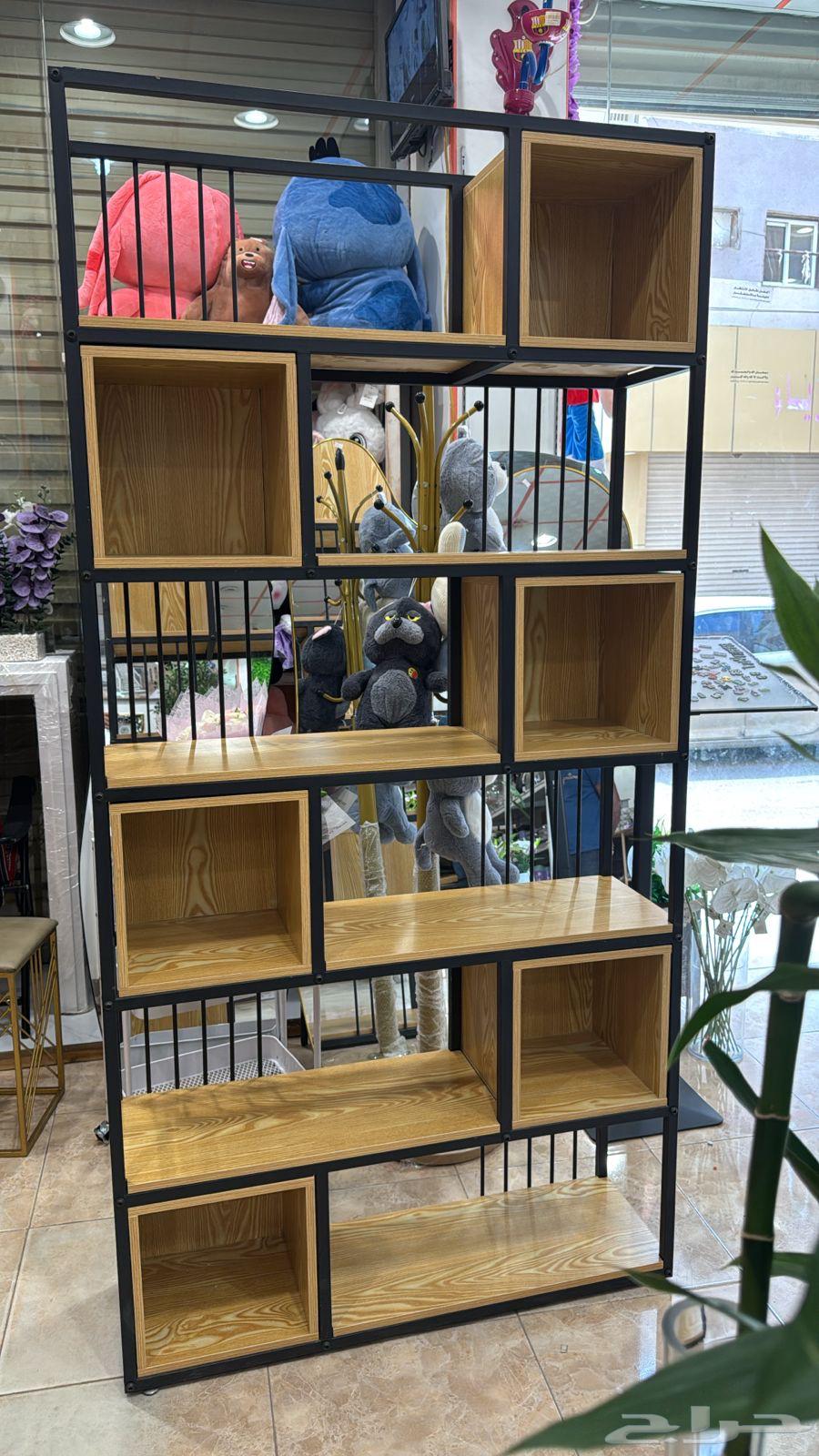 Decorative shelves and bookshelf64584532348035110