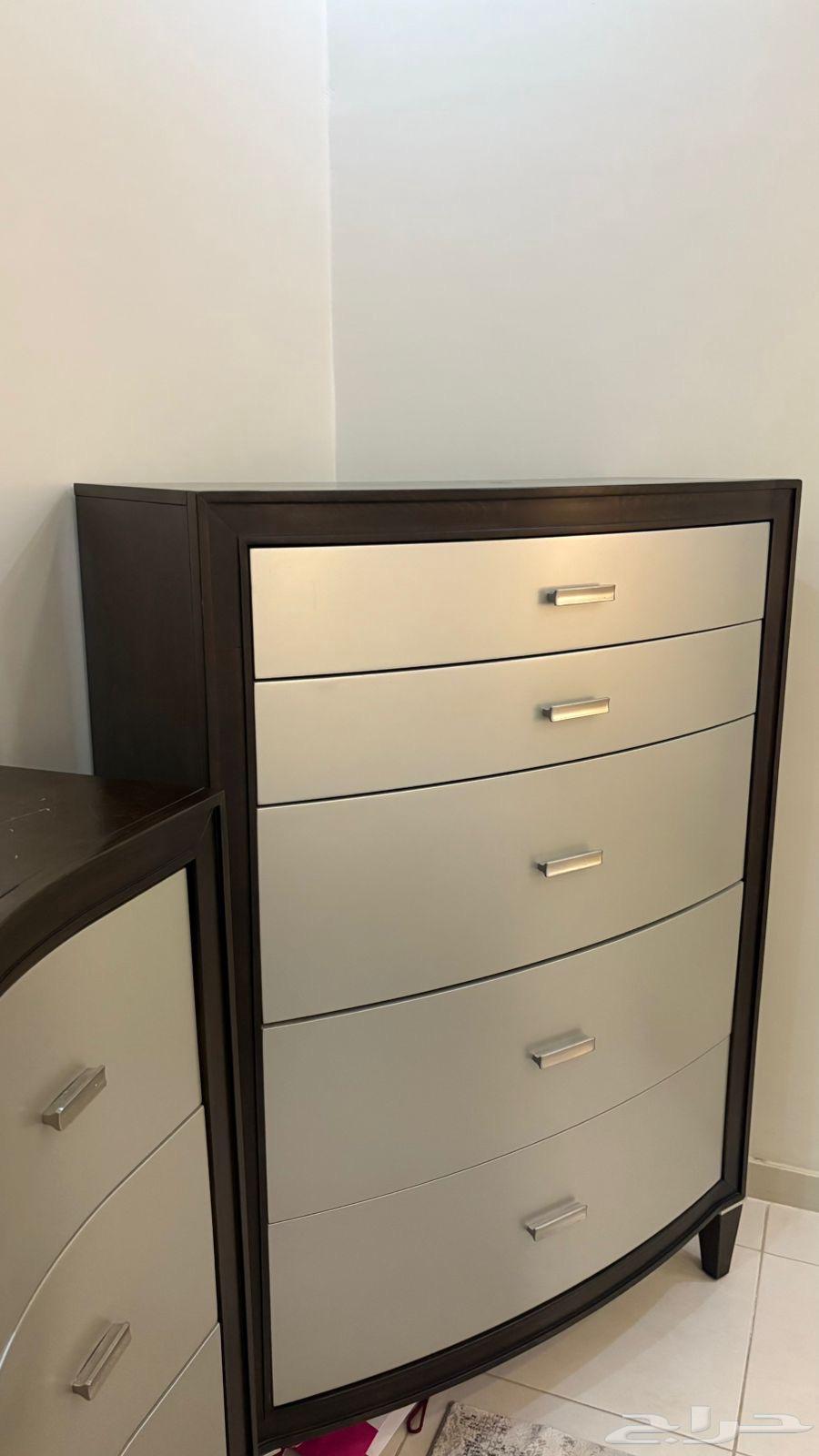 للبيع غرفة نوم من مفروشات العمر64580922302467114