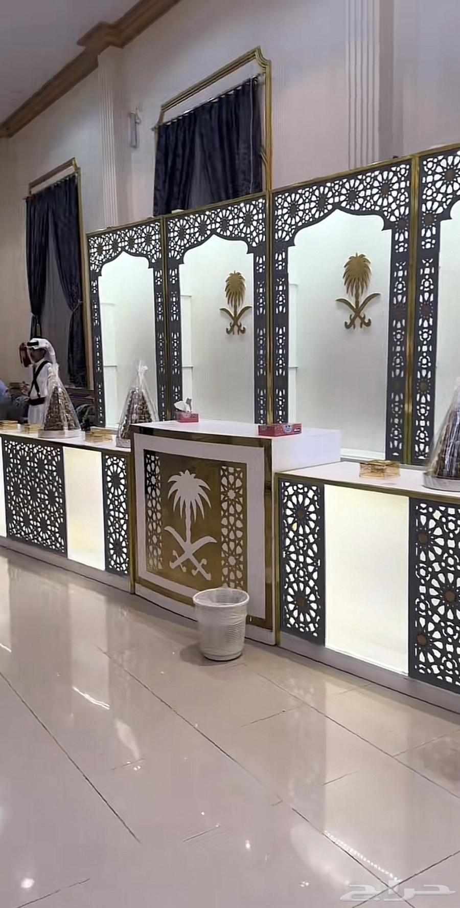 طاولة ضيافه للبيع64587602561921113