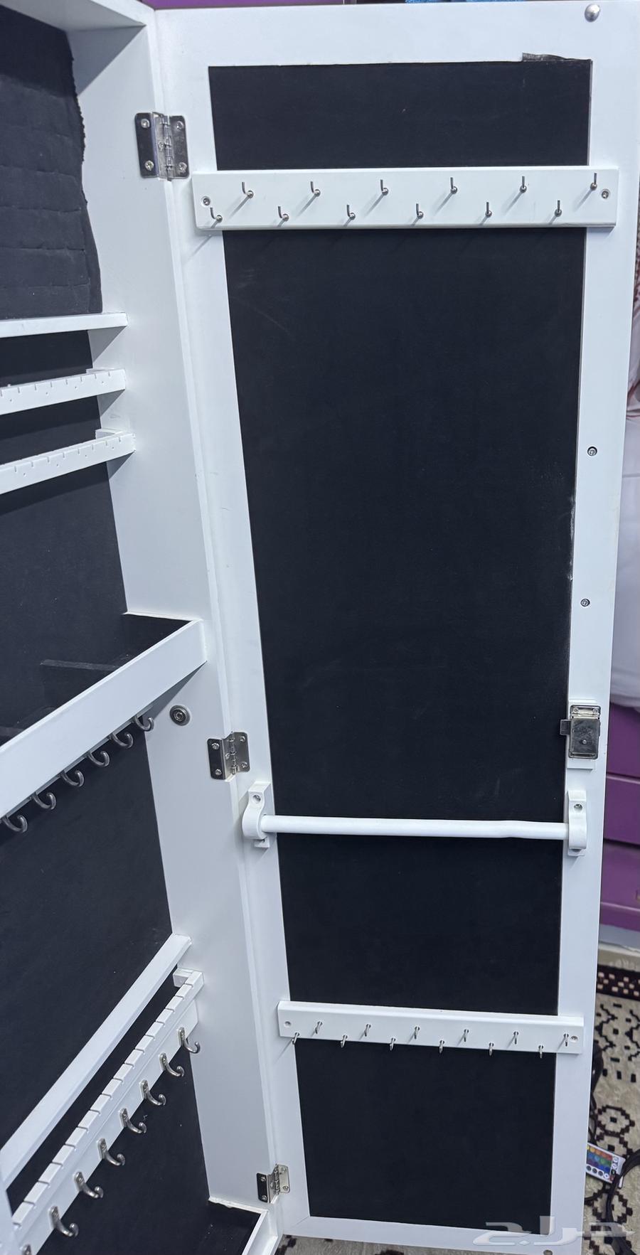 خزانة اكسسوارات بابين مع مرايه قابل للتفاوض64579855760643112