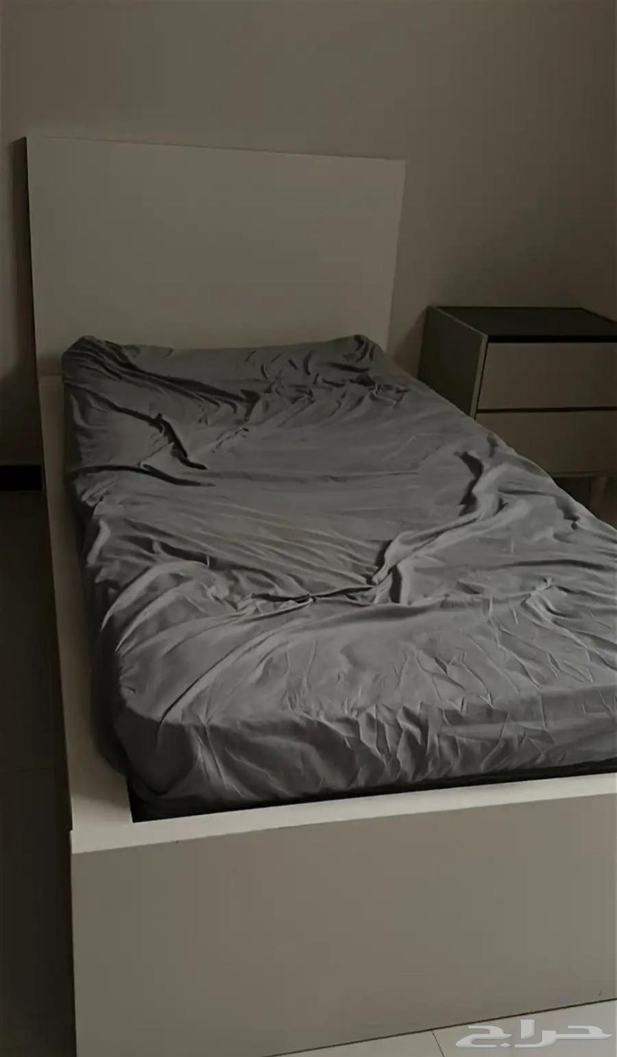 سريرين ايكيا للبيع64582284283395110