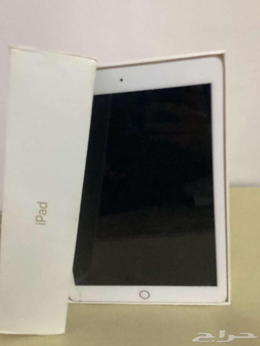 iPad 6th generation with its box, hard disk damaged64582709285761111