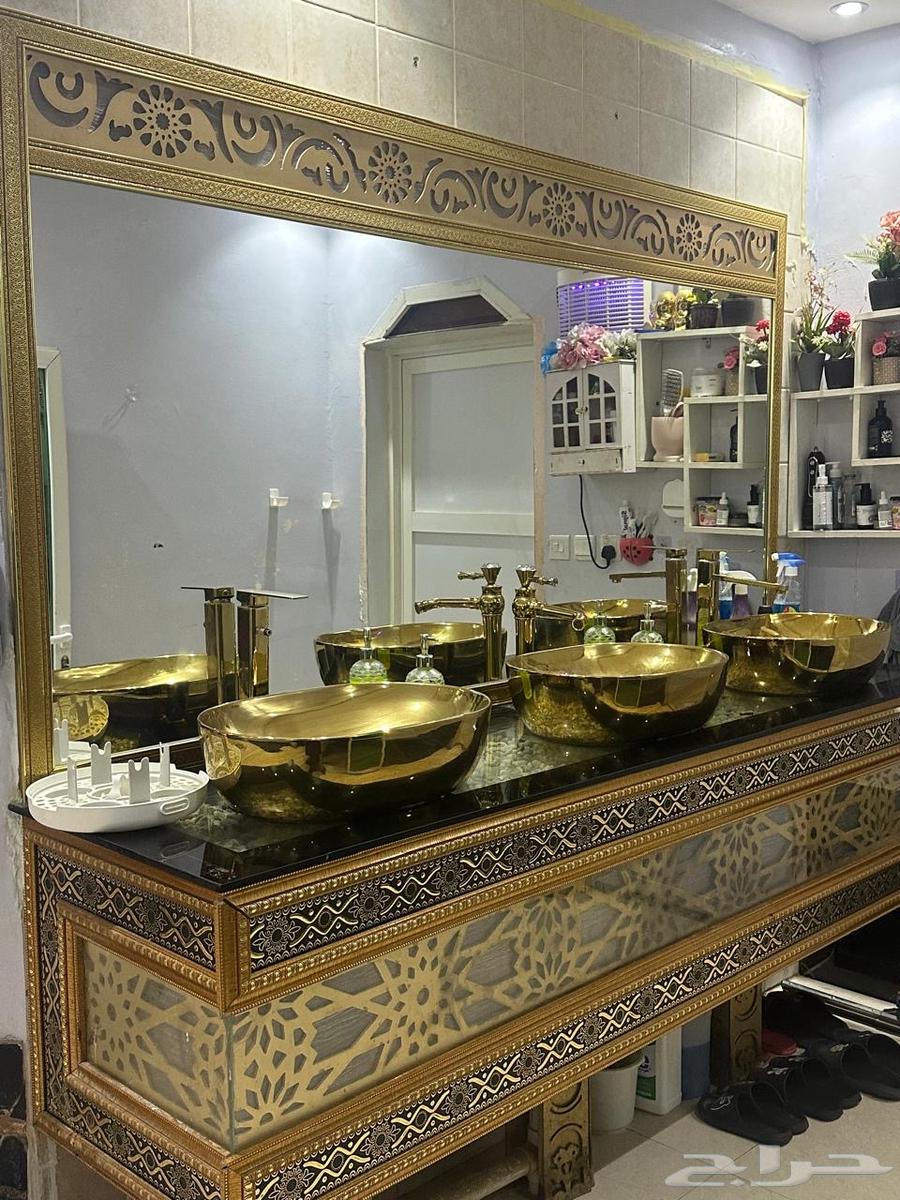 Three-compartment sink64584588876417110