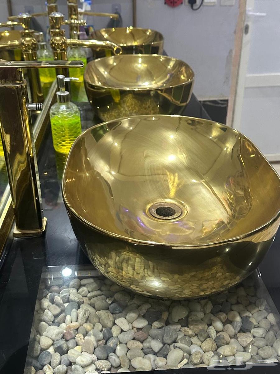 Three-compartment sink64584588876417111