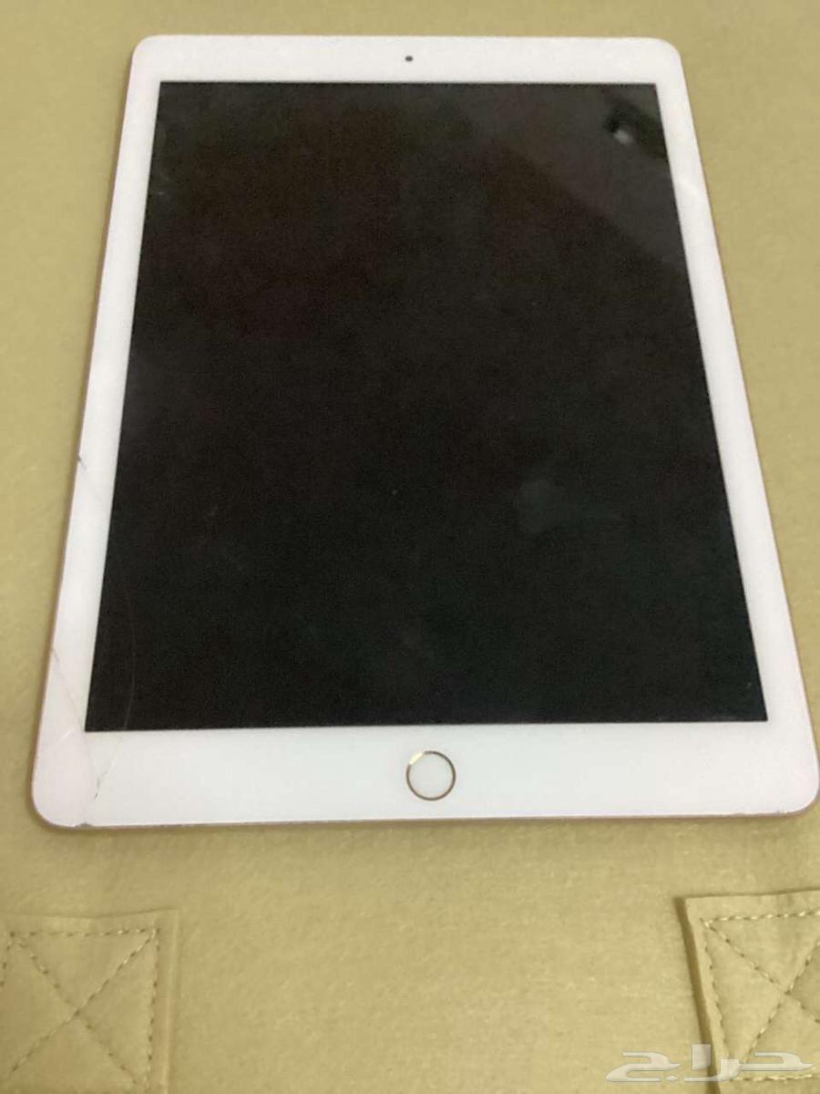 iPad 6th generation with its box, hard disk damaged64582709285761112
