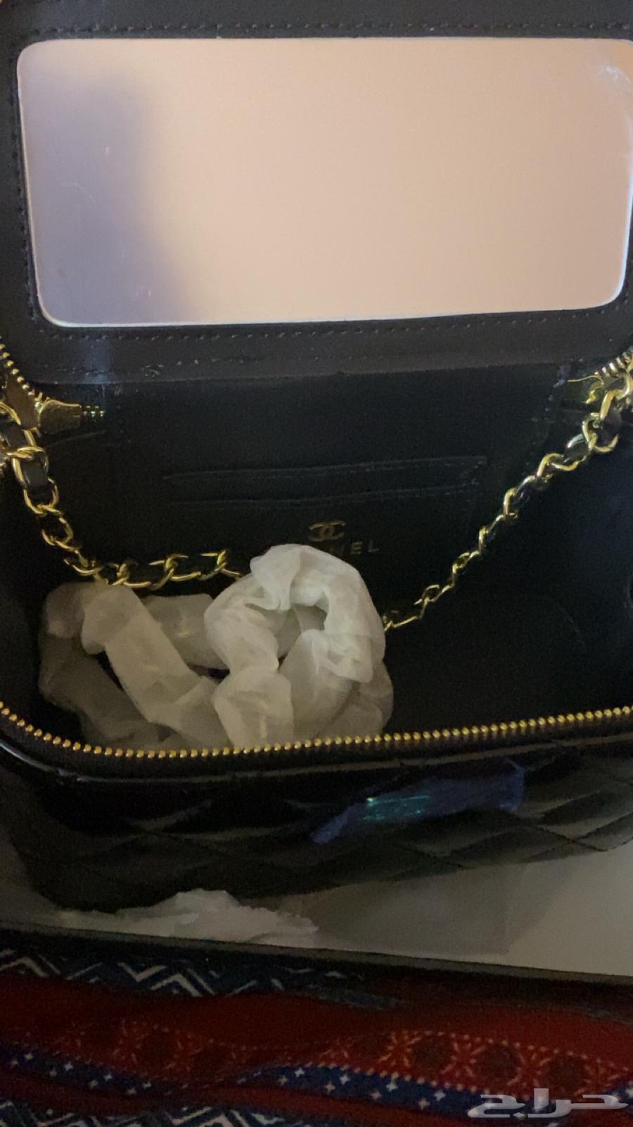 شنطة شانيل جديده ولا استخدمت سعر الشراء301سعر البيع200 واقل64593888417538112