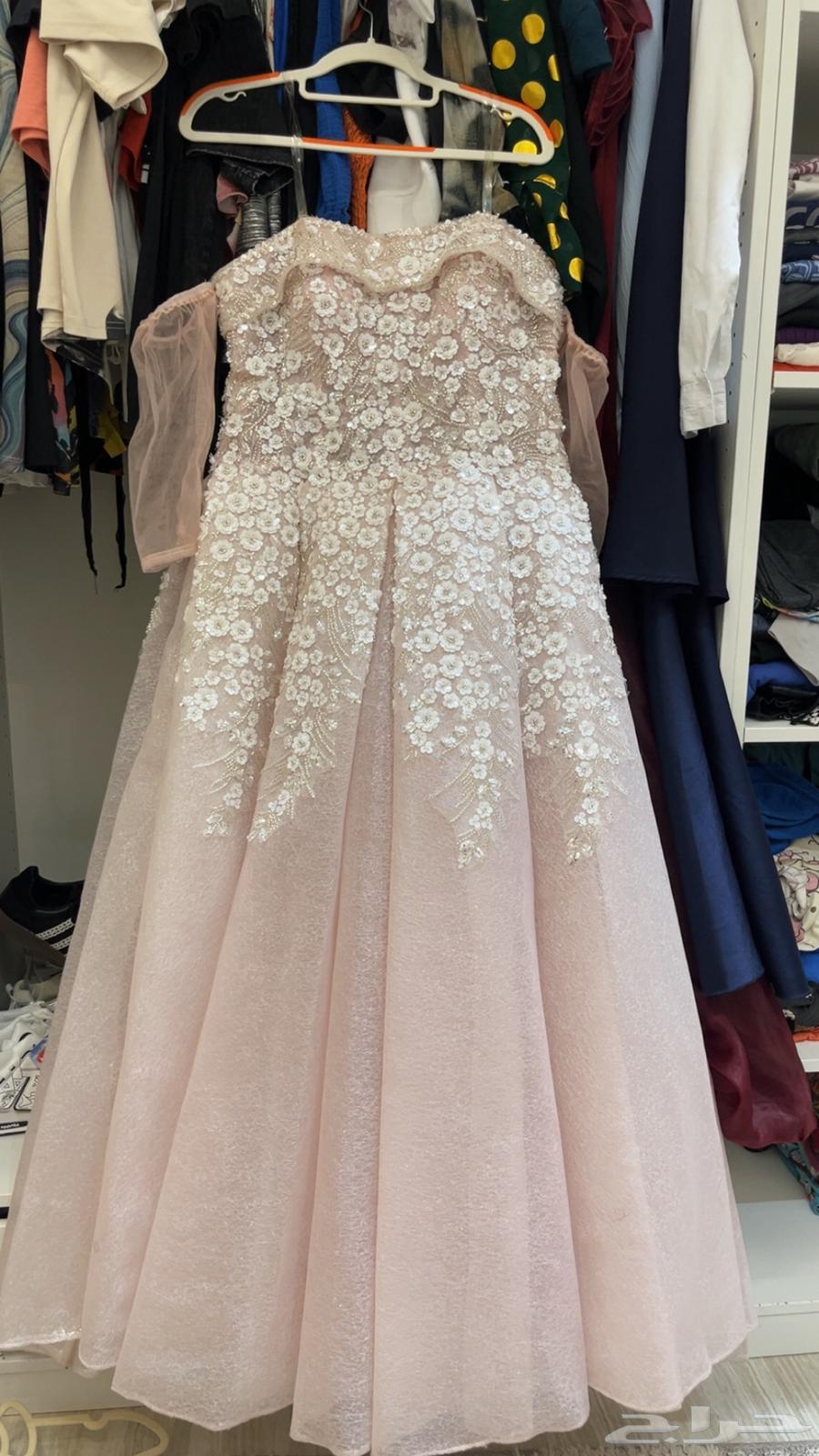 A brand new queen dress used only once, size L, see-through from the back64595833509251110