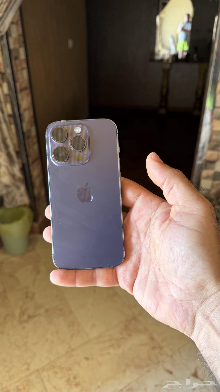 ايفون 14 برو لون مميز مع كامل ملحقاته 256 قيقا اللون المميز64595144325635113