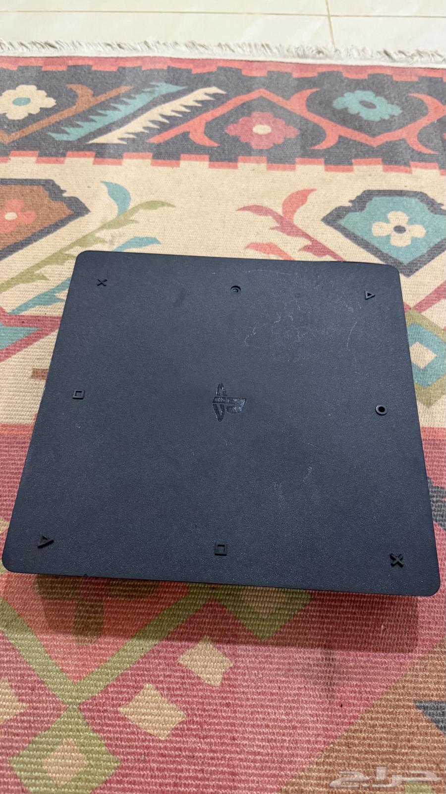 سوني 4 مع يد مستخدم64593974395267113