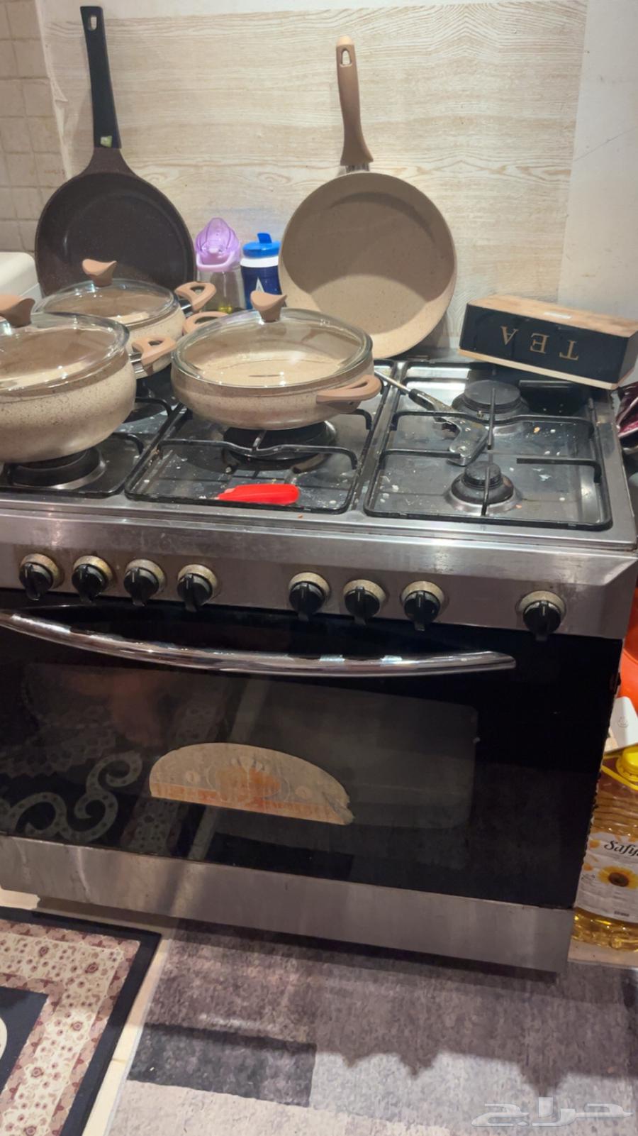 طاولة كبيرة وطاولة صغيرة وبوتجاز و شواية كهربائية64596440336259114