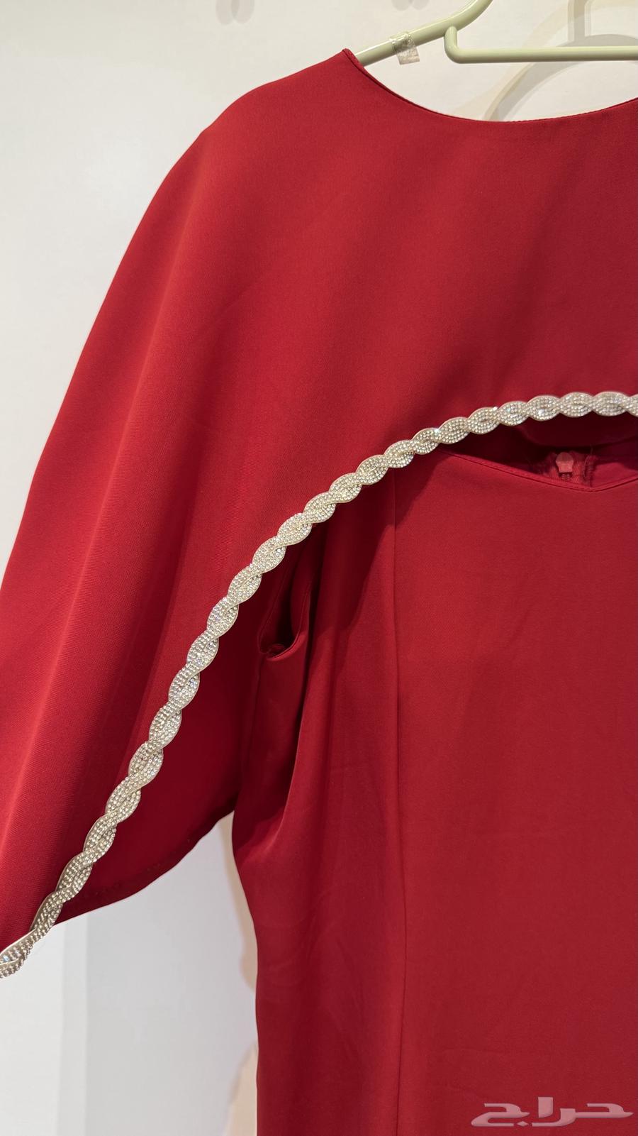 فستان لون بيج من زارا مقاس لارج  فستان أحمر المقاس لارج64593863874434114